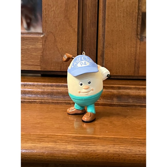 Vintage Hallmark Easter Eggs in Sports Ornament Easter Egg Ornaments Golfer - Picture 2 of 4